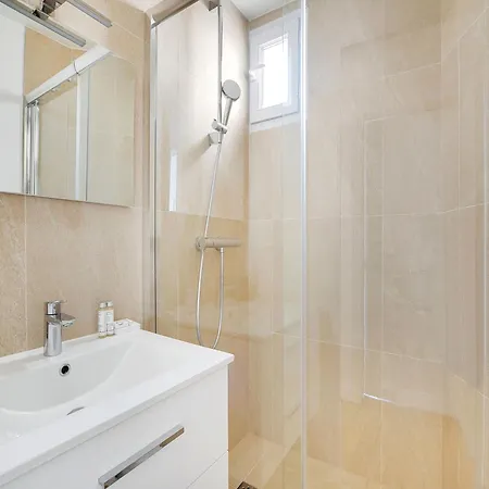 Very Appt 1 Bdr 2p- Voltaire Charonne Apartment *